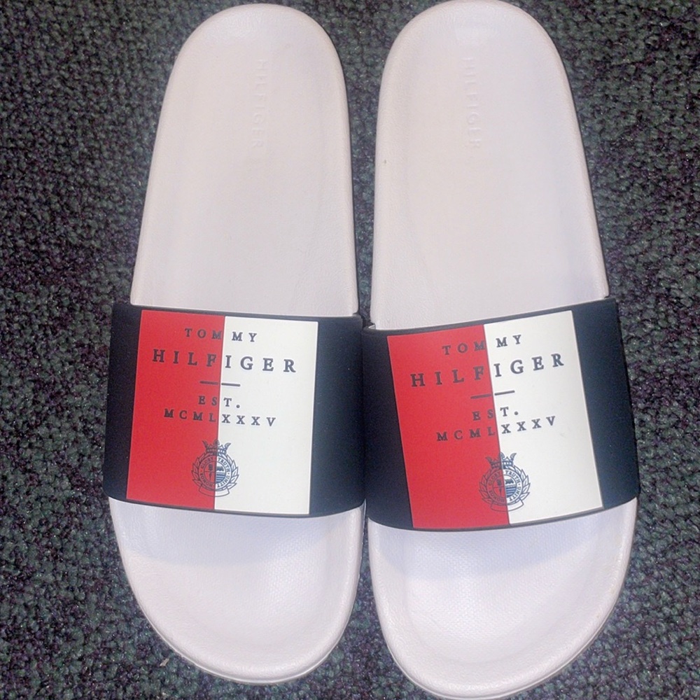 Brand new with out tag Tommy Hilfiger men’s slides sz 13